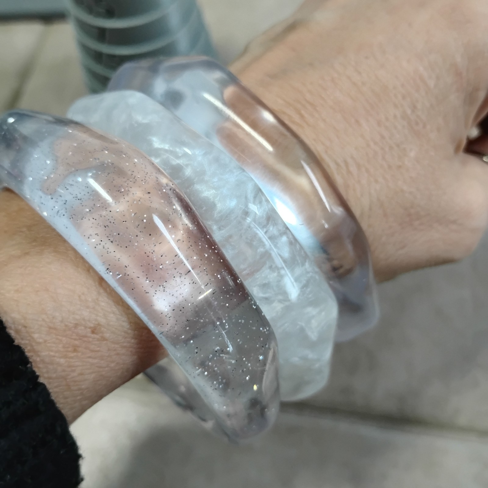 Lot Of 3 Clear Acrylic Plastic NEW Bangle Bracelets Sz 8 Sparkle Frosted Glitter