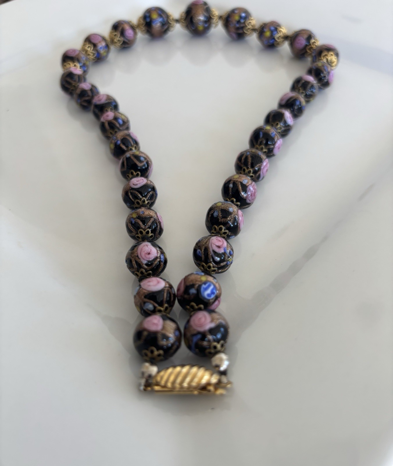 Black Glass Beaded Necklace Pink Rose & Blue Accents Gold-Tone Barrel Clasp