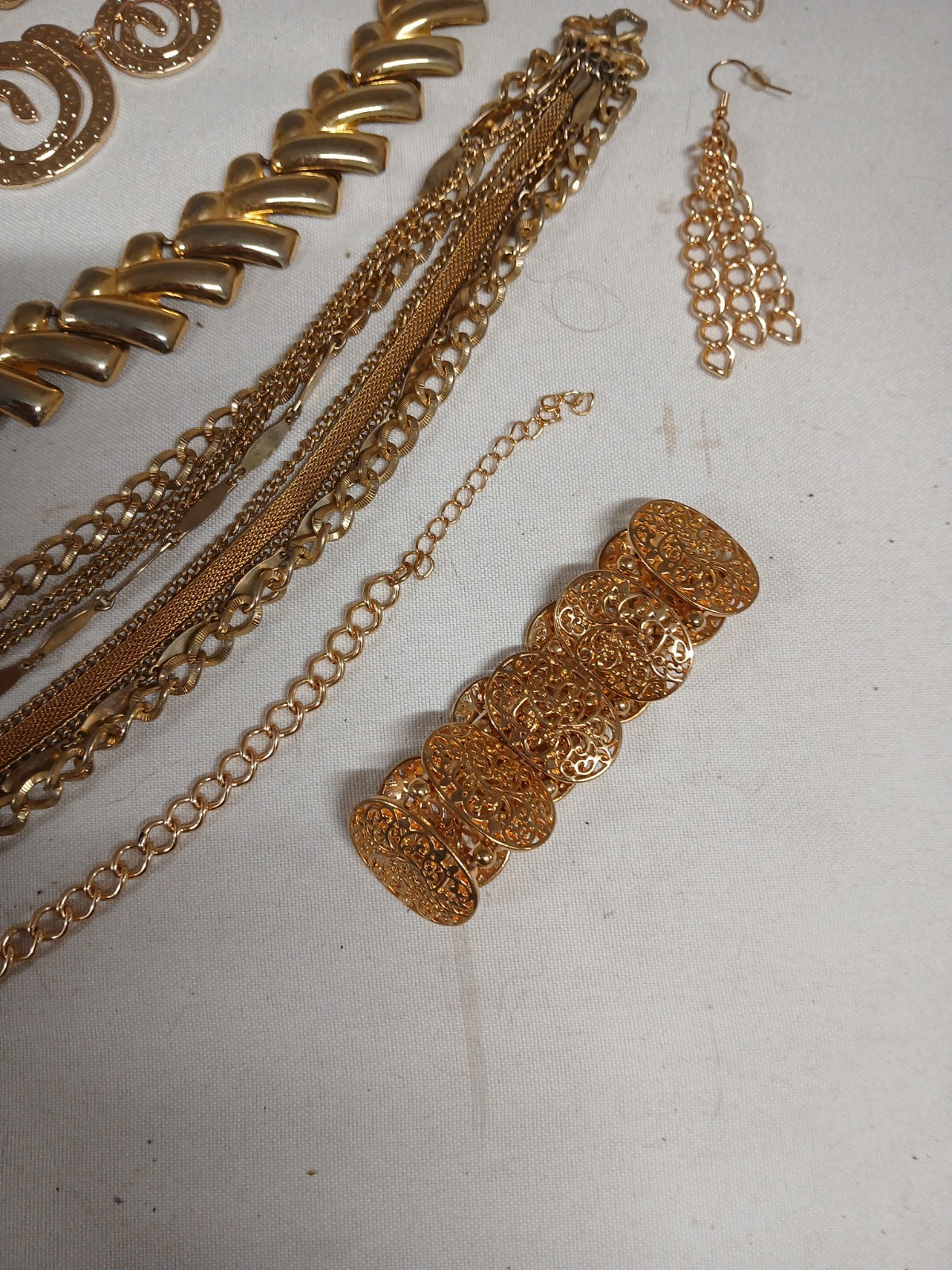 Mixed Jewelry Lot – Necklaces, Bracelets and Earrings (#1261)