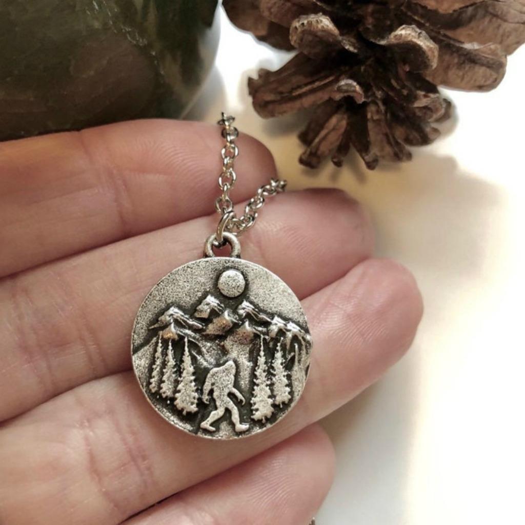 BIGFOOT NECKLACE 20″ Chain Pendant Walking Mountain Outdoor Wilderness Sasquatch