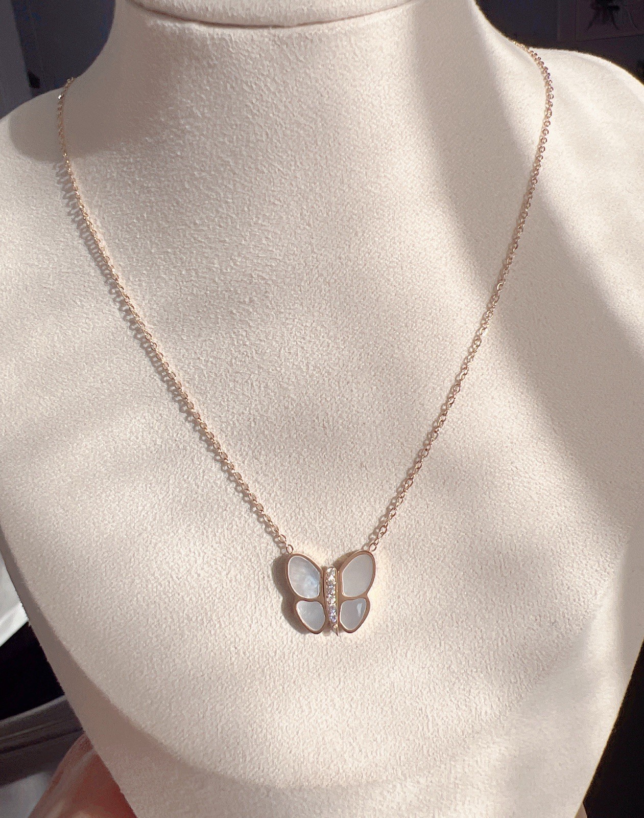 Good Quality Fashion Mother Of Pearl Butterfly Pendant Fashion Necklace