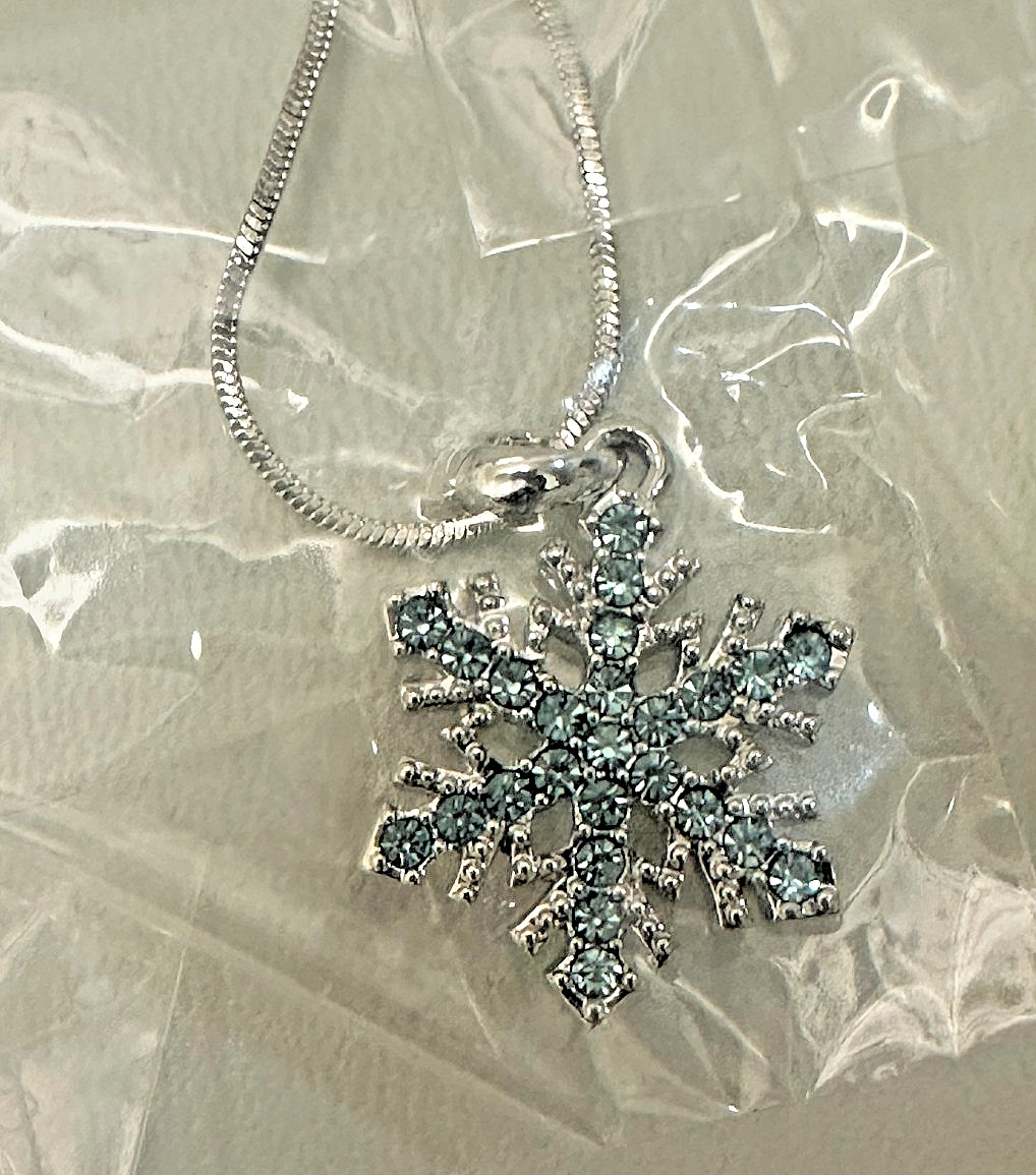 New 20pcs Lot Crystal Charm Pendant Necklaces Jewelry #56 Heart Snowflake Key