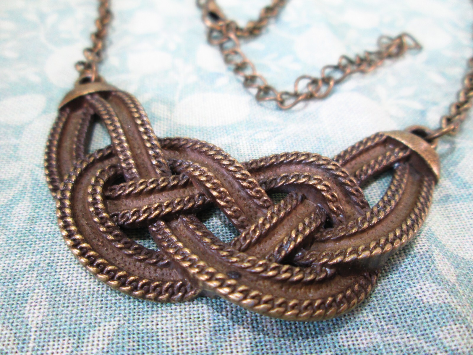 Antiqued Brass Tone Knotted Pendant Necklace 18″-20.5″ / 4N