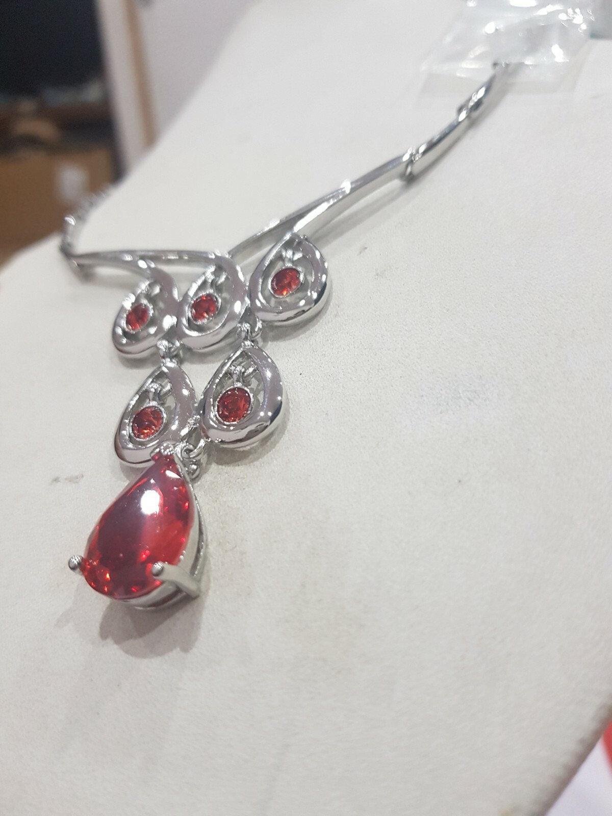 Necklace Silver Shine Beautiful Modren Style 4 Colors Available