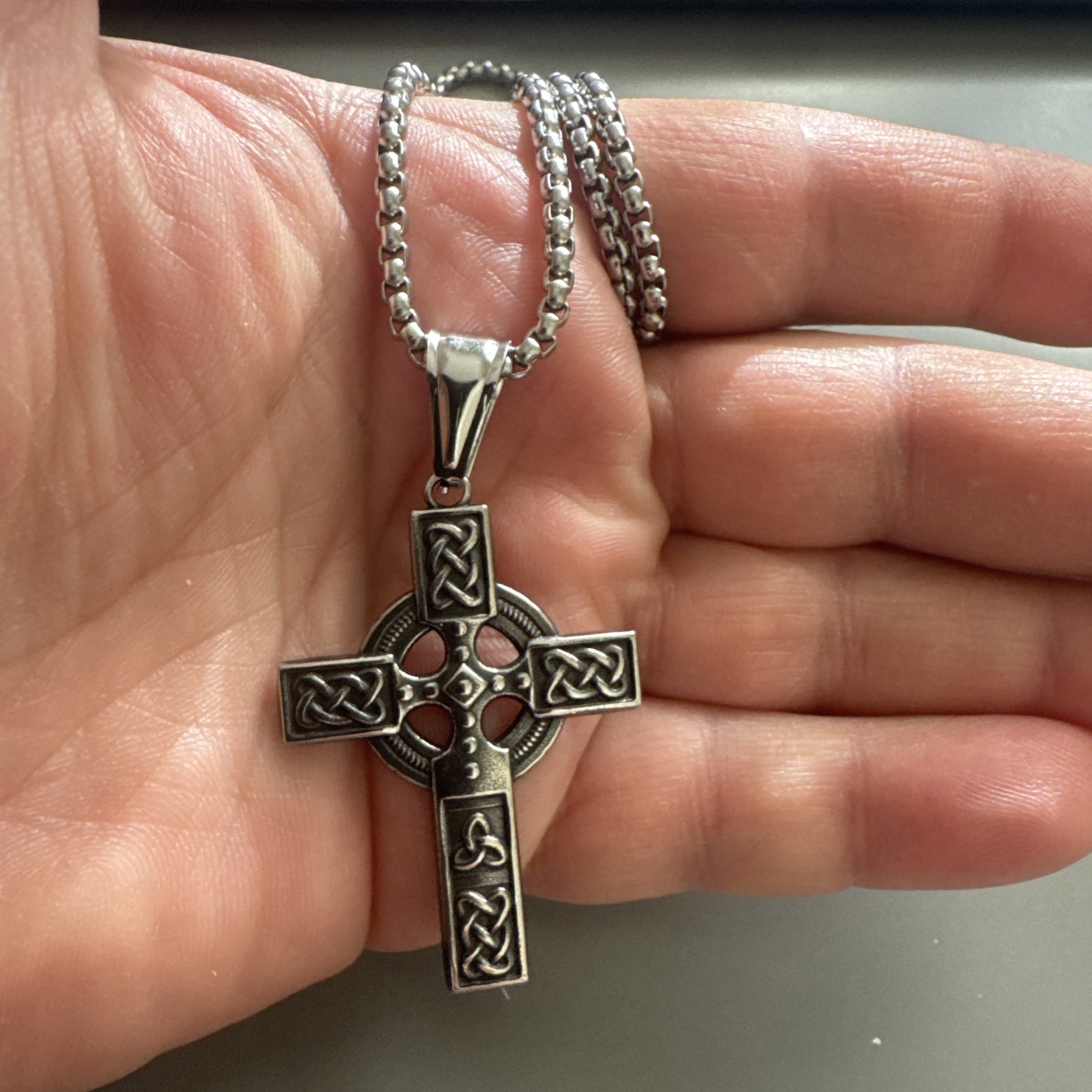Celtic Cross Pendant Silver Stainless Steel 24 Inch Chain Unisex Gift Knot