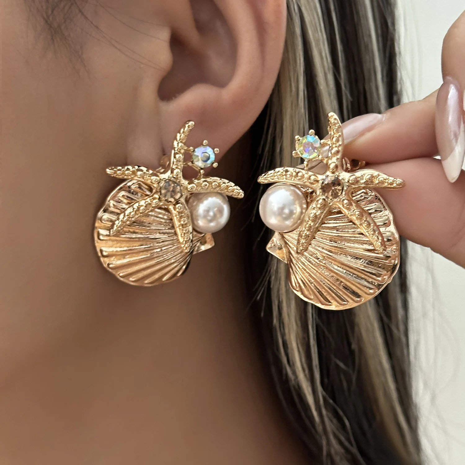 Boho Shiny Starfish Shell Coral Pearl Pendant Necklace for Women Exaggerated Met
