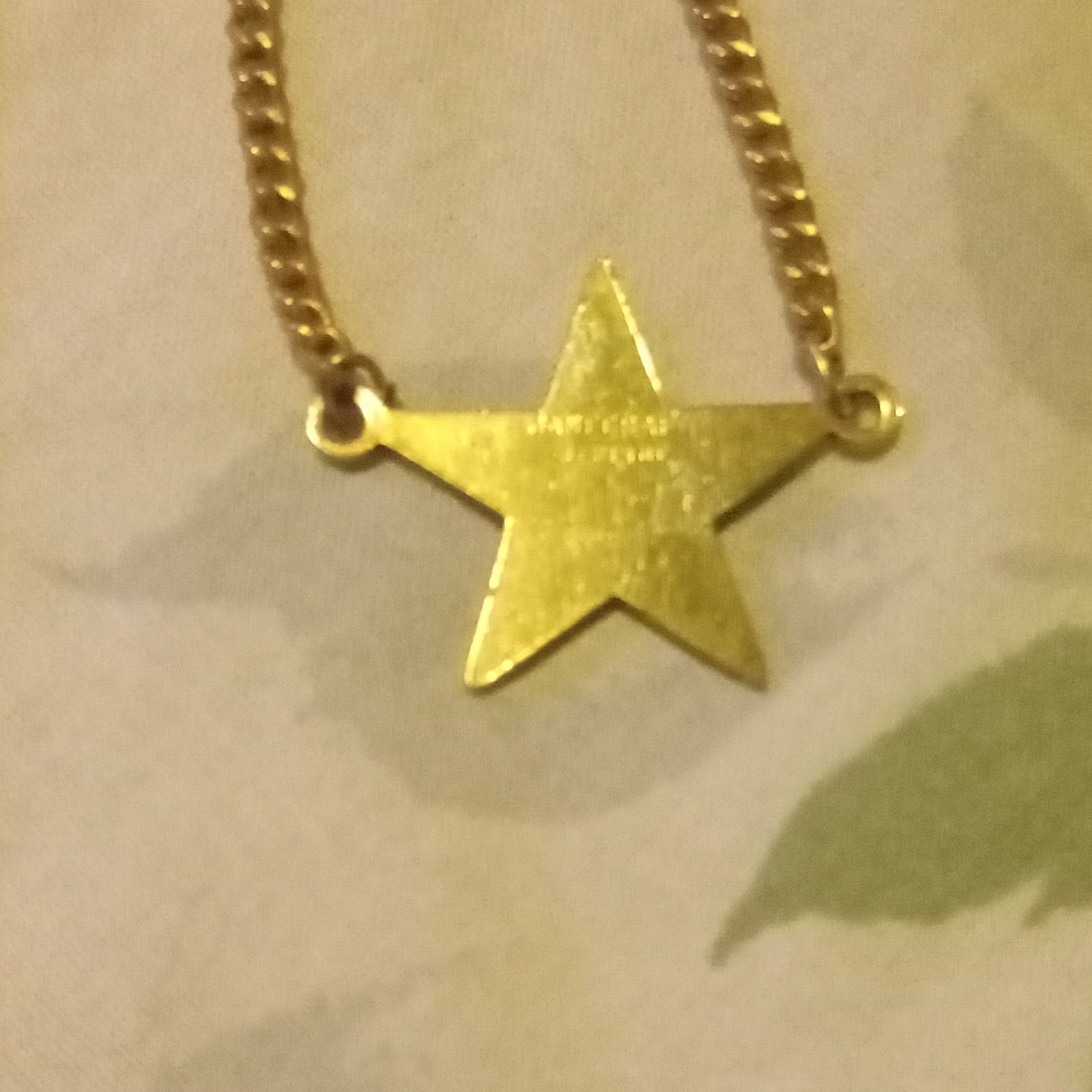 Vintage Gold Tone Star Pendant Box Chain Necklace Spring Ring Clasp No Stone