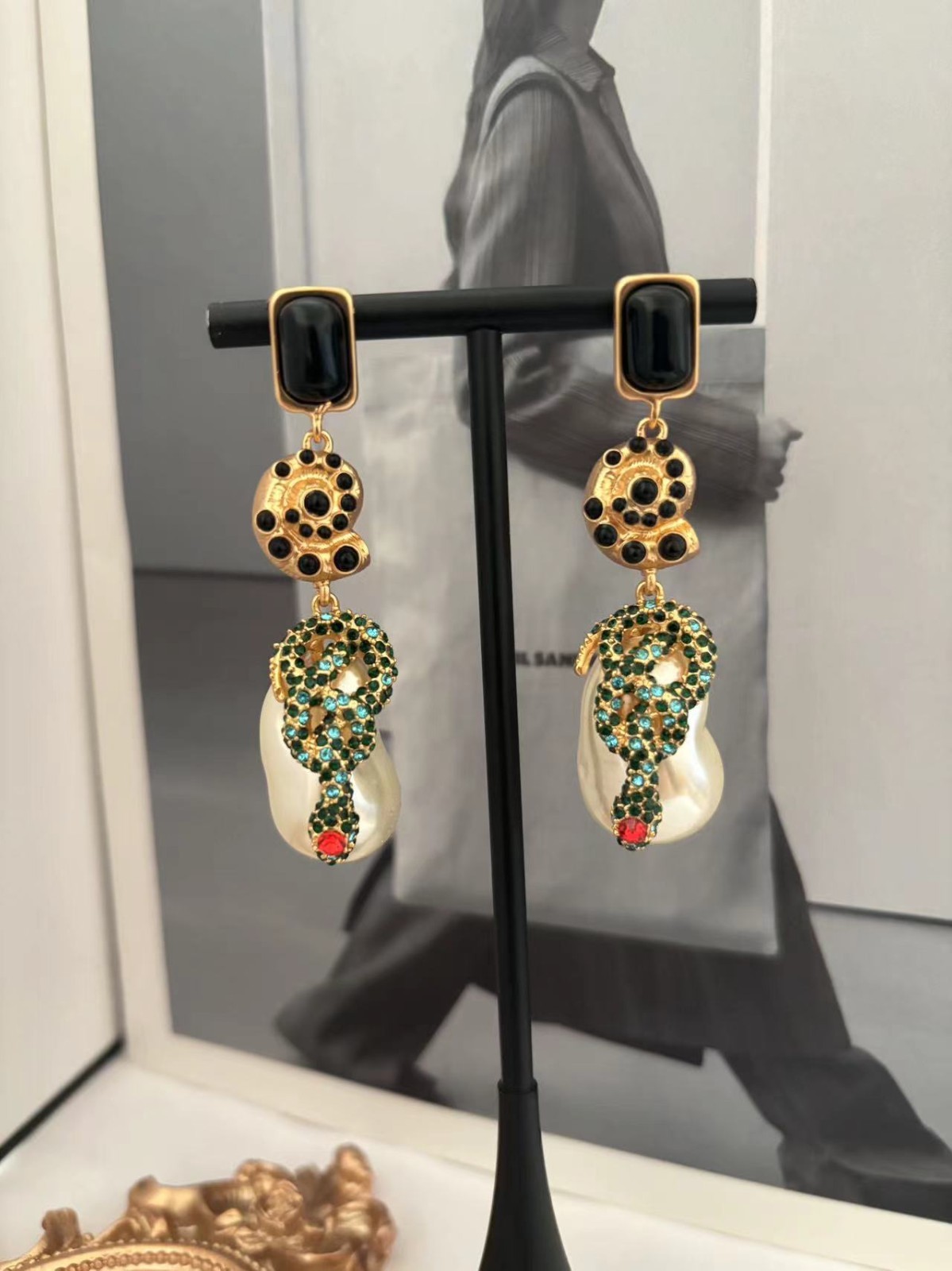 AUTHENTIC Super High Quality Schiaparelli Diamond Snake Pearl Gold Earrings