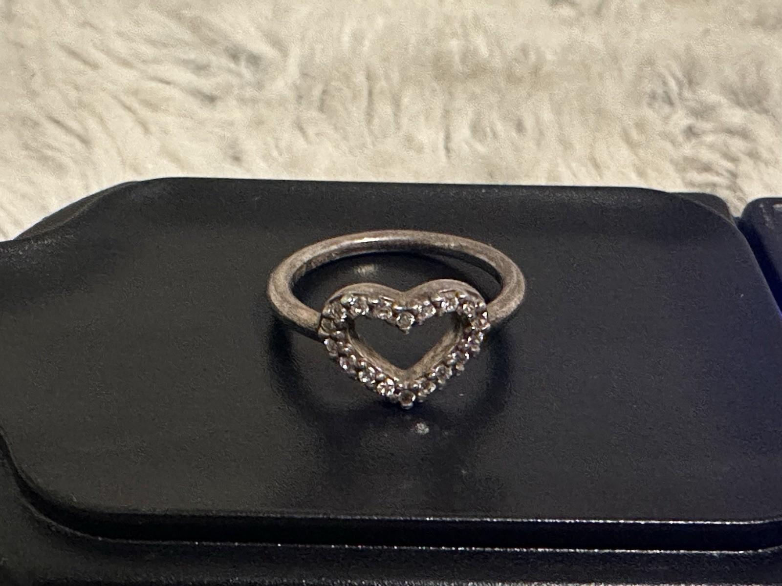OPEN HEART 925 Sterling Silver Ring Band size 5 Valentine Stones Unknown