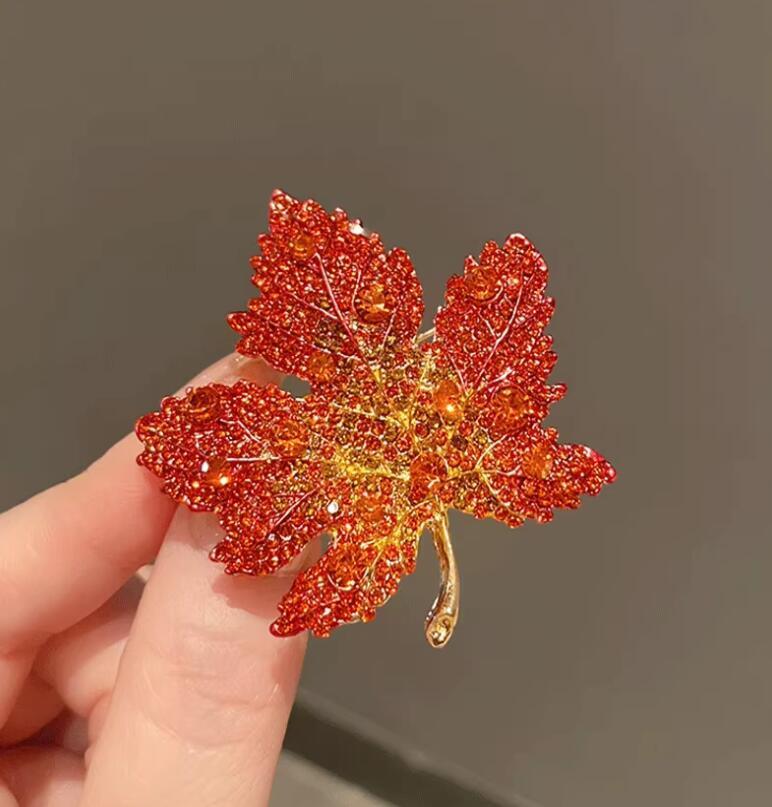 1/2/3/4xVintage Maple Leaf Crystal Corsage Brooch Pin Badge Lapel Women Jewelry