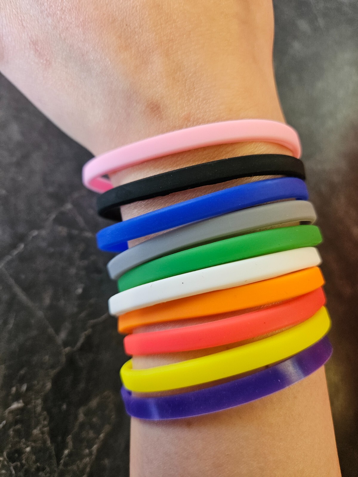 8x Unisex Slim Fashion Silicone Rubber Bands Bracelets Mixed Colours UK Seller