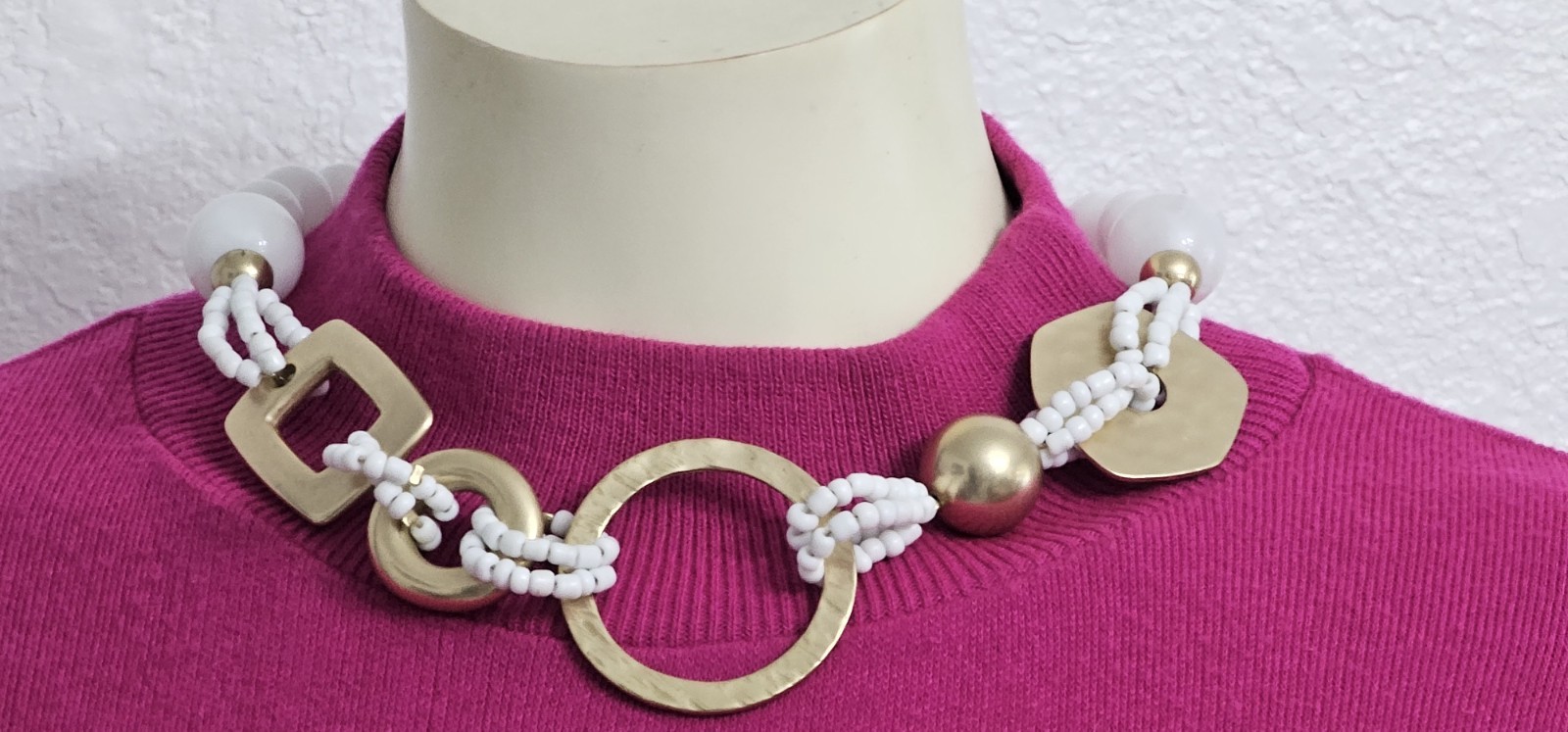 CHICOS women choker necklace gold tone metal white glass beads 10 to 12”