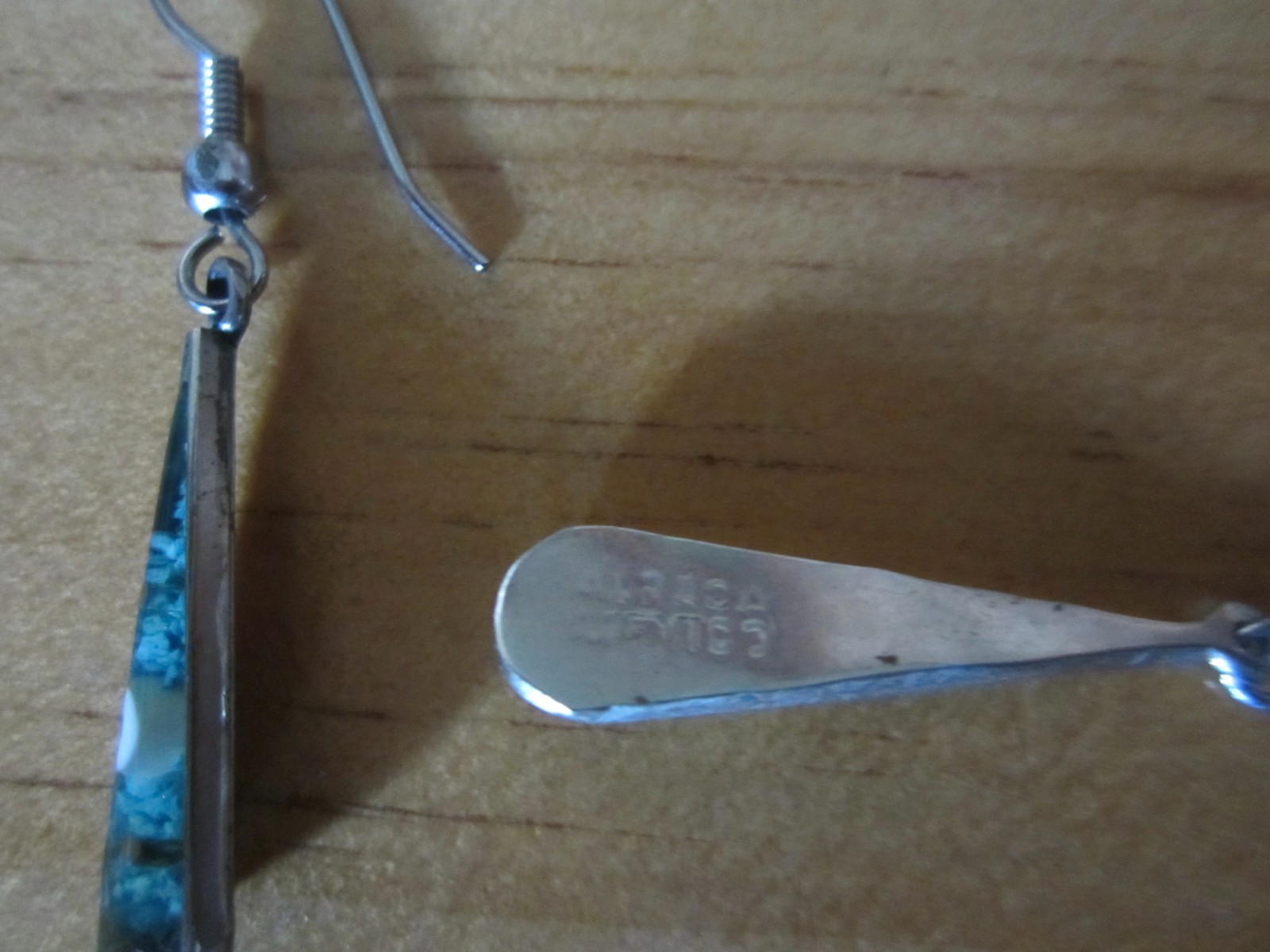 5 Pairs of Earrings of Various Designs (1 indicates 900 Silver, 1 Alpaca Mexico)