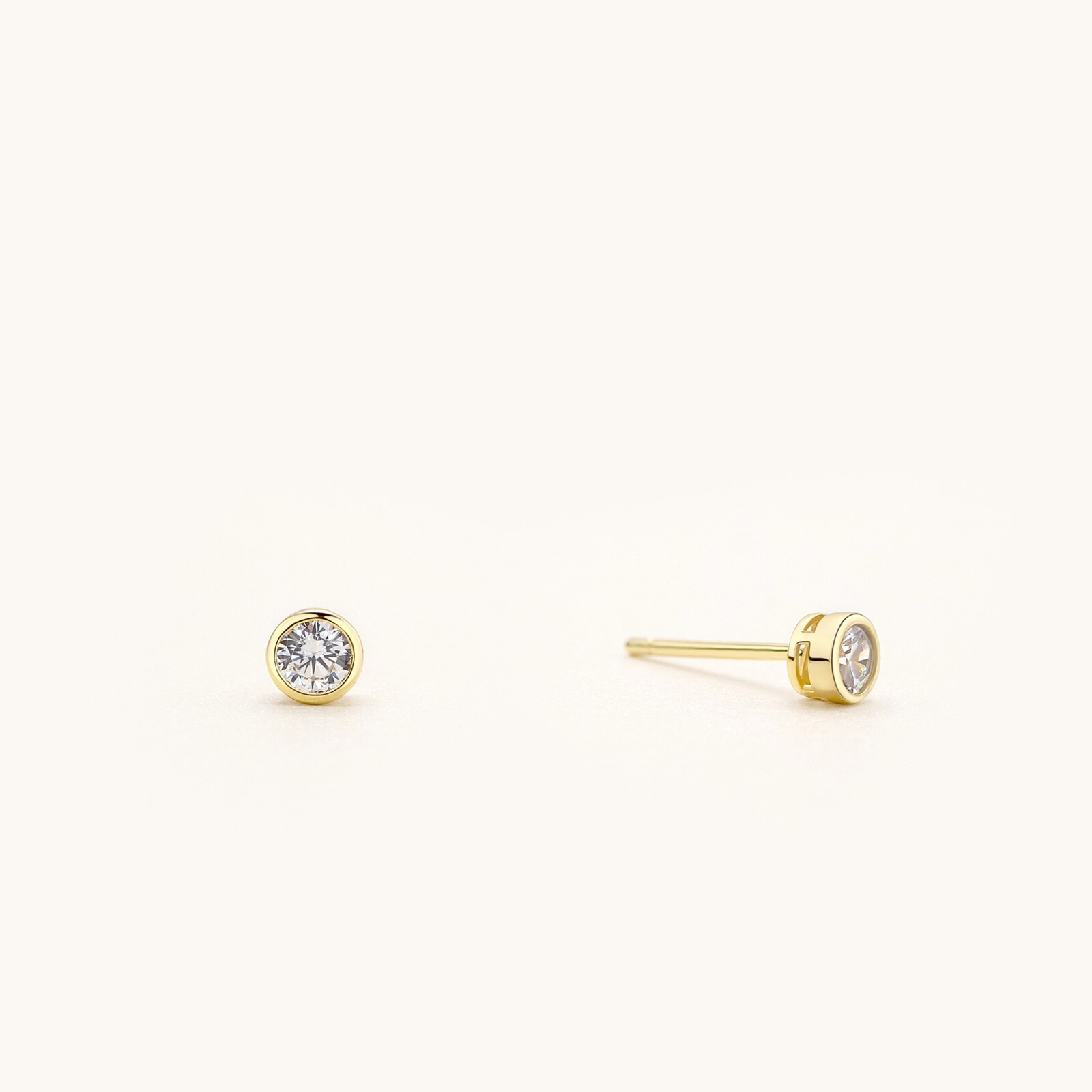 LAVISHE 925 Sterling Silver Timeless Cubic Zirconia Bezel Stud Earrings