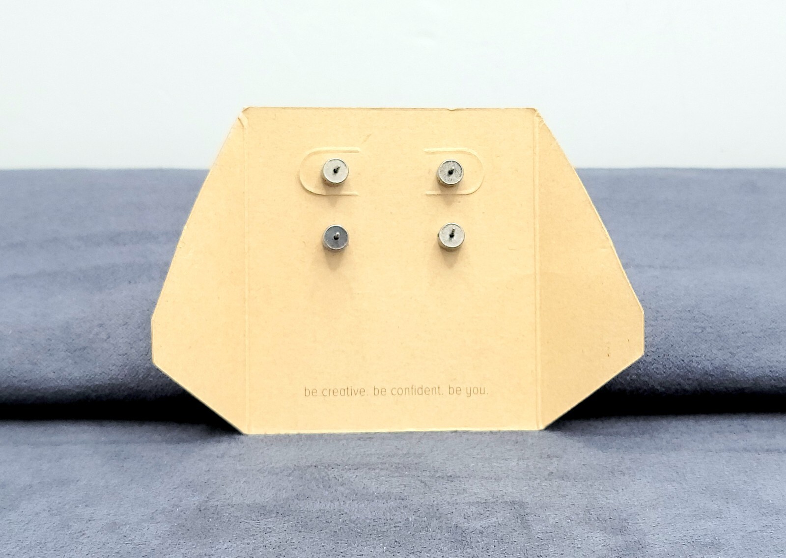 Chloe + Isabel Convertible “Eyelash” Stud Earring Set – Branded Bag & holder