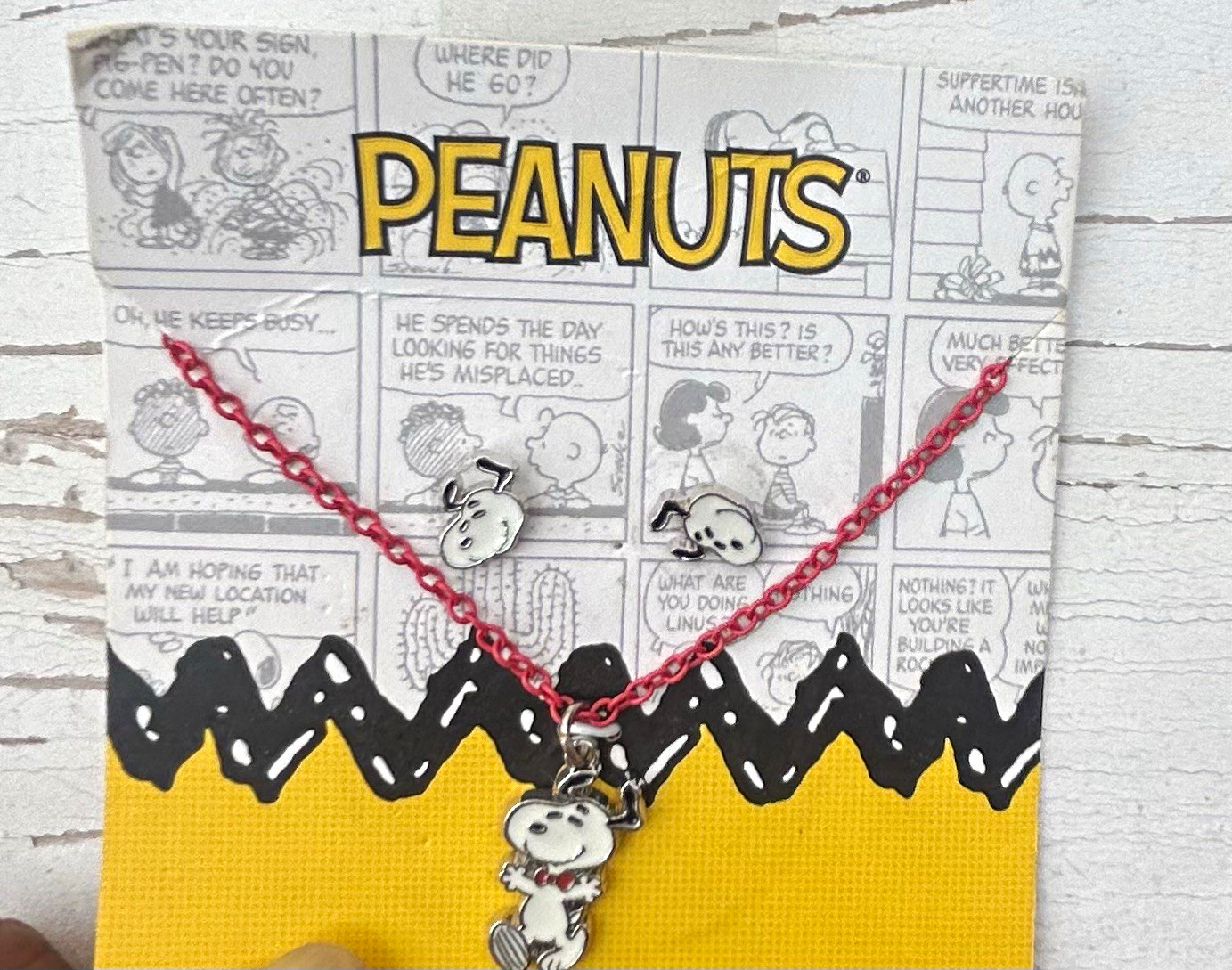 Peanuts Snoopy Dangle Charm Red & Silver Metal Cable Chain with earrings.