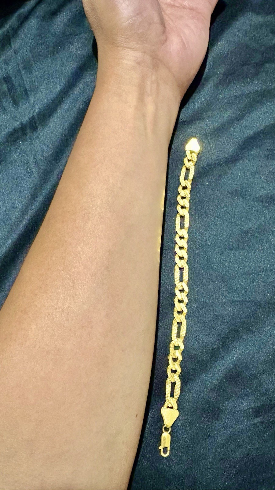 22K Gold Figaro Chain Link Bracelet 8in. Lobster Clasp, No Main Stone
