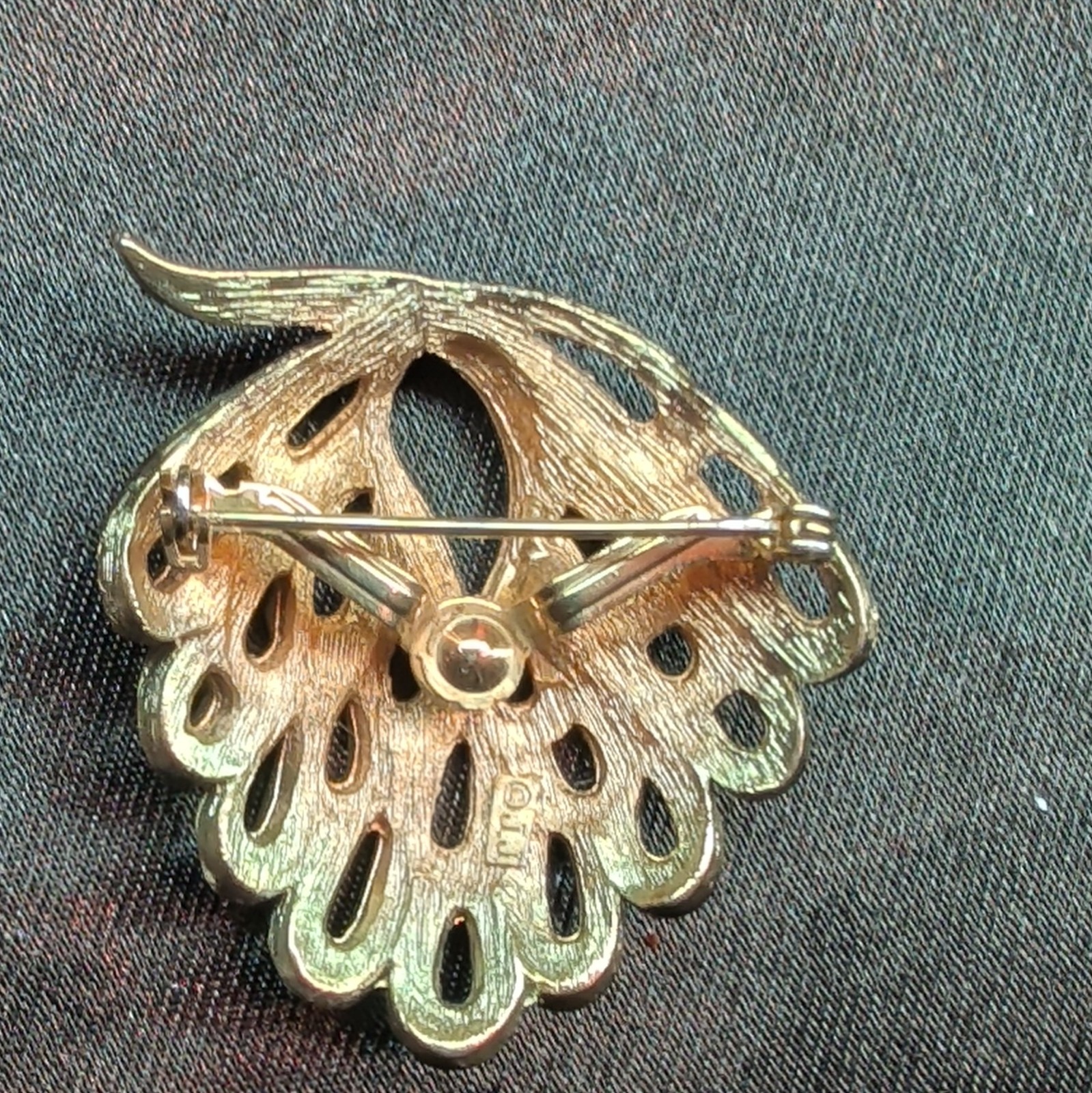 Trifari Gold Tone Leaf Fan Brooch Pin, Signed Metal, No Stones
