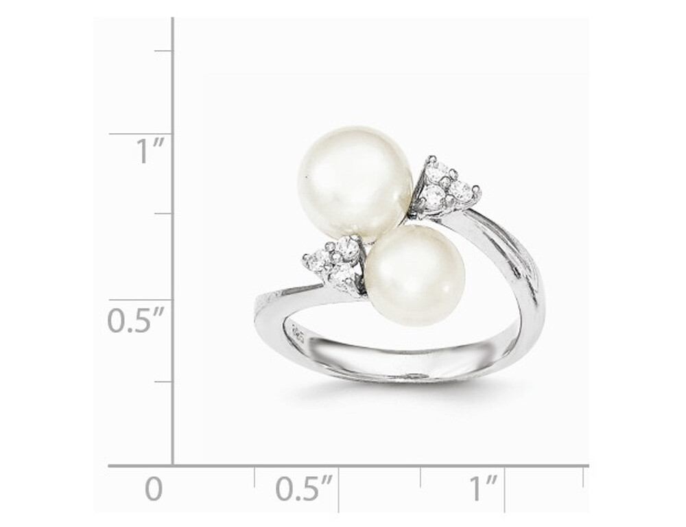 Freshwater Cultured 8mm Whte Pearl Ring in Sterling Silver with Synthetic Cubic