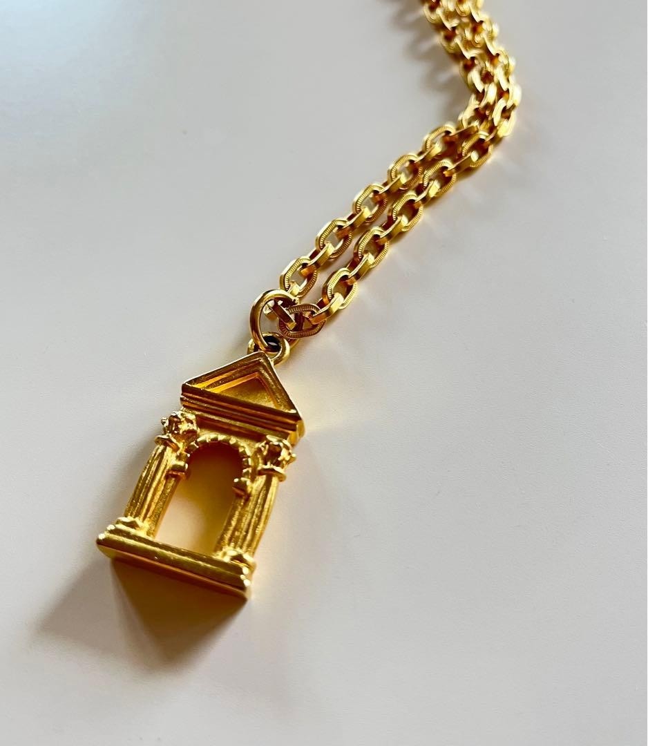 KARL Lagerfeld Gold Tone Arch Pendant Link Chain Necklace Used