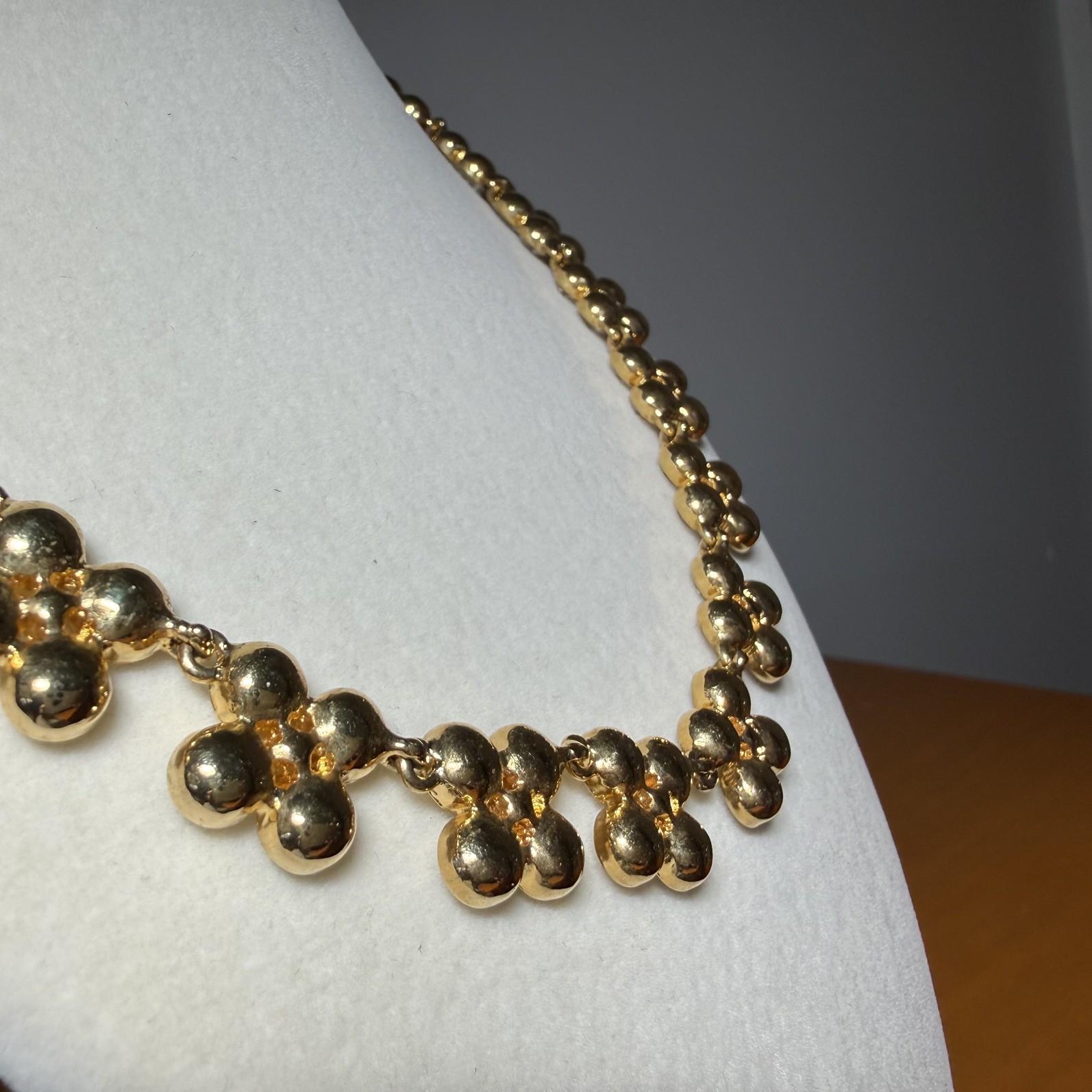 ANN TAYLOR GOLD TONE RHINESTONE NECKLACE EXCELLENT CONDITION 18” ADJUSTABLE