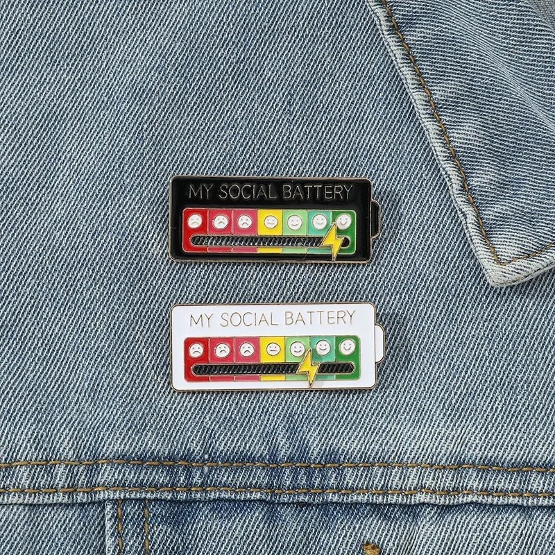 Funny Social Battery Slider Pin – 7-Mood Expression Badge, Cute Interactive Pin