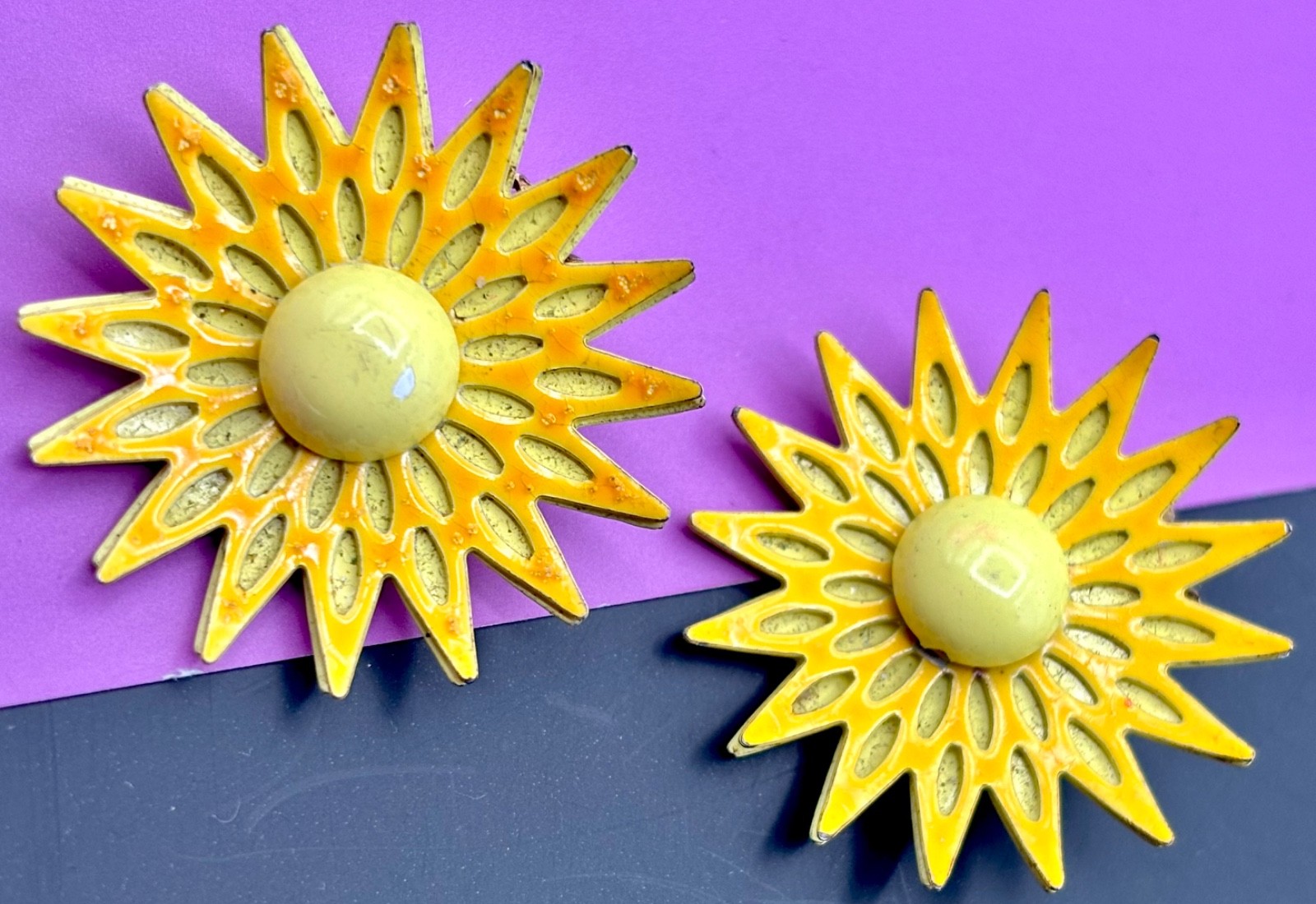 1960s Vintage Bright Yellow Star Burst Flower clip on Earrings