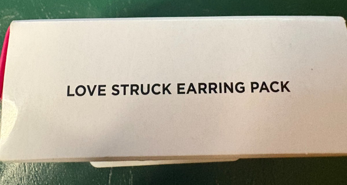 Avon Studio 1886 Love Struck Earring Pack Open Box Sealed Earrings