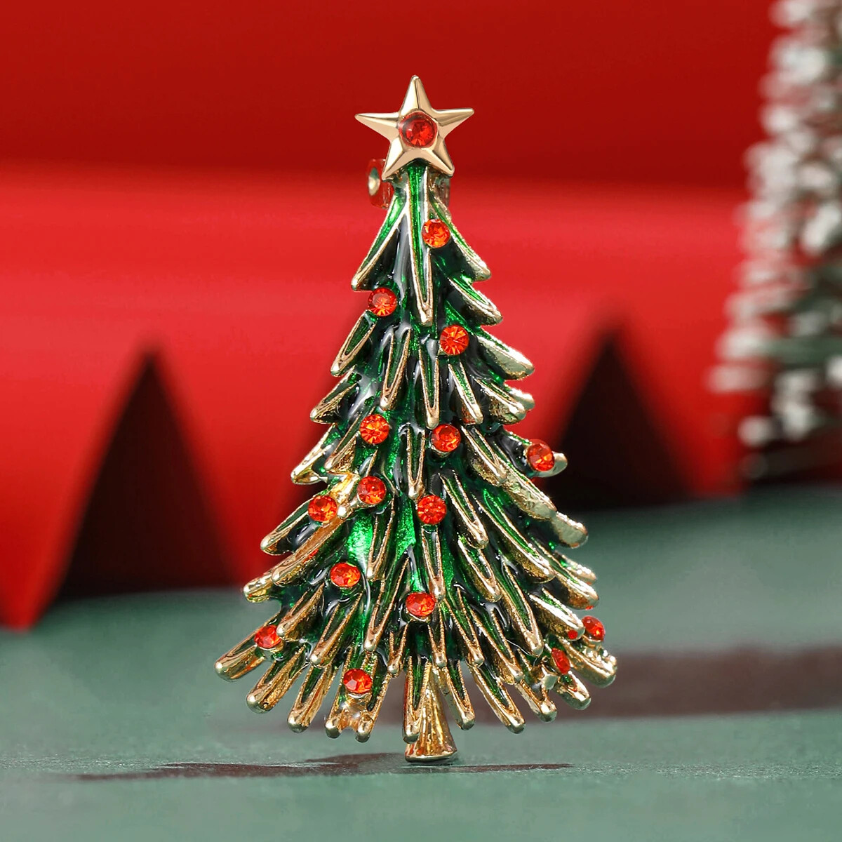 Hot Sale Wholesale Christmas Festival Rhinestone Star Christmas Tree Brooch Pin
