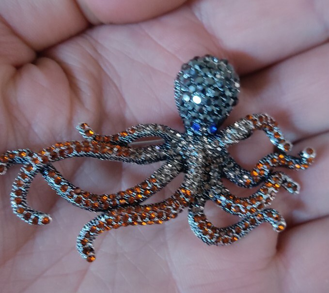 Vintage Style Crystal Octopus Brooch Silver Tone Art Deco Sea Life Brooch Pin