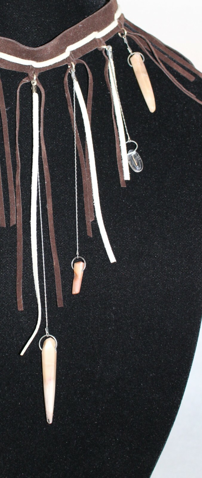 Western Style Beautiful Necklace Made Of Natural Agate & Mountain Chrystals NEW