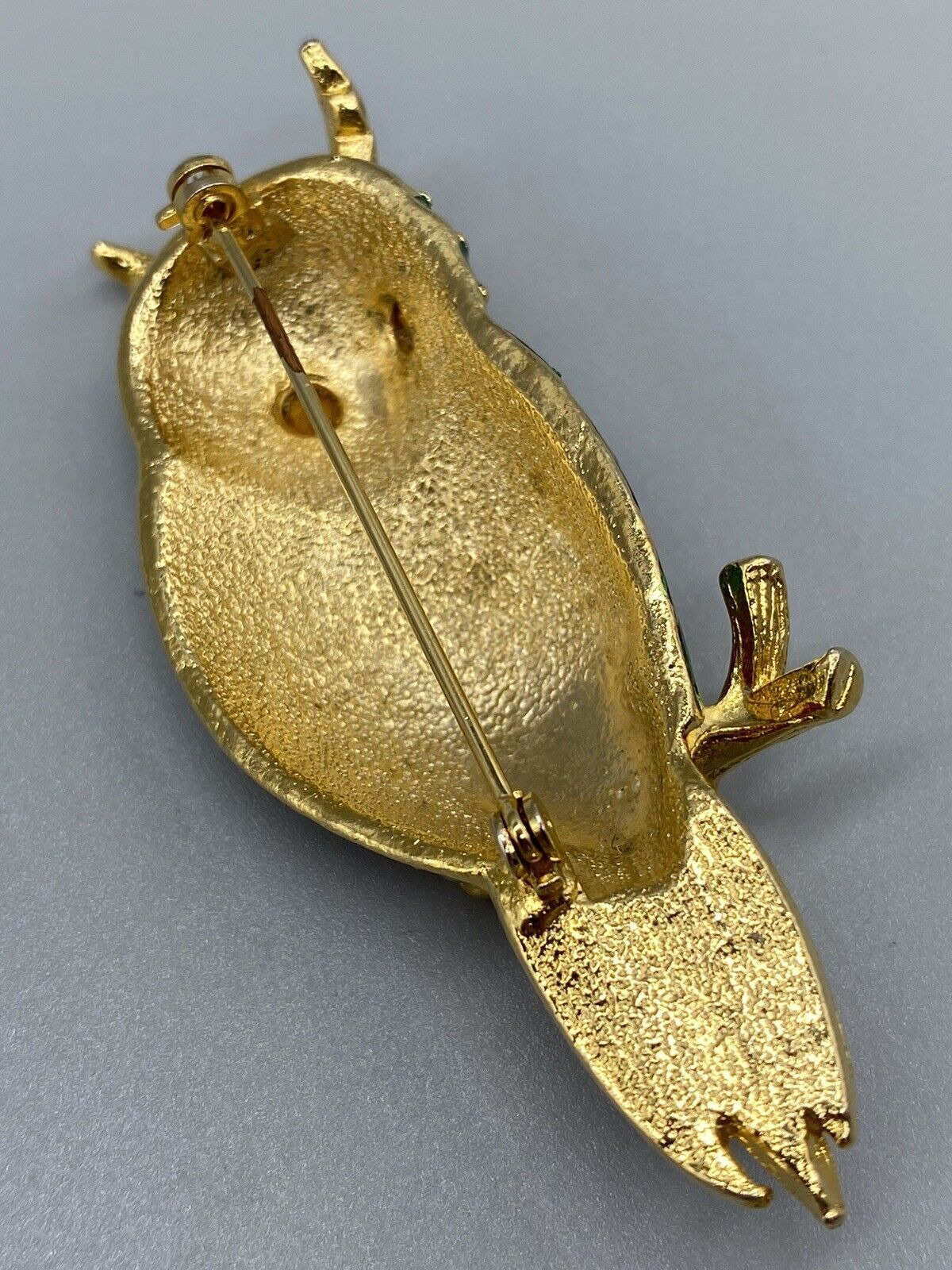 Red Green Blue Enamel Blue Eyes Rhinestone Owl On Branch Gold Tone Brooch Pin