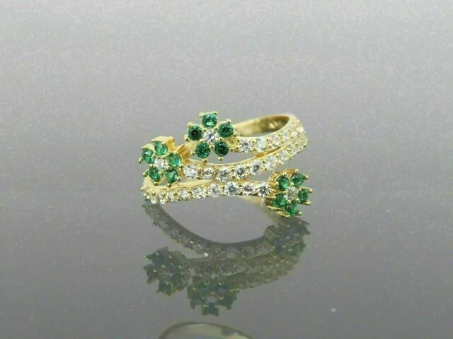 1.50Ct Round Simulated Green Emerald Engagement Ring In 14K Yellow Gold Plated