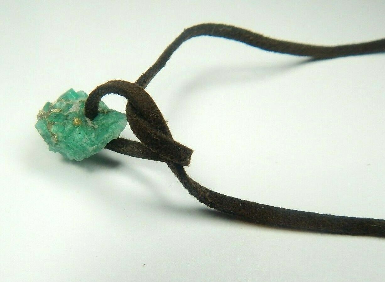 Colombian Emerald Rock with crystals 15.00 Cts Mineral Beryl Cow Leather Muzo Mi