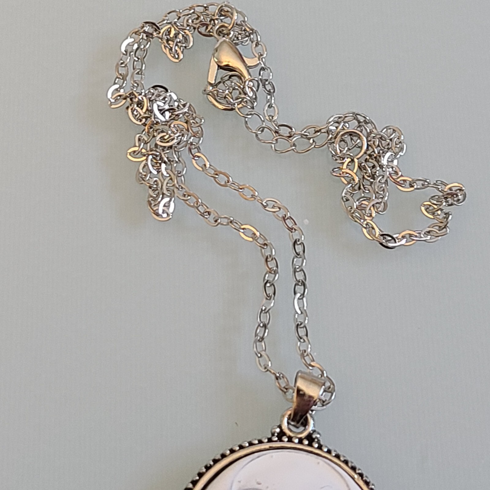 UNUSUAL TRIPLE MOON FACE NECKLACE FULL MOON WITH TWO CRESCENT MOONS CARESSING