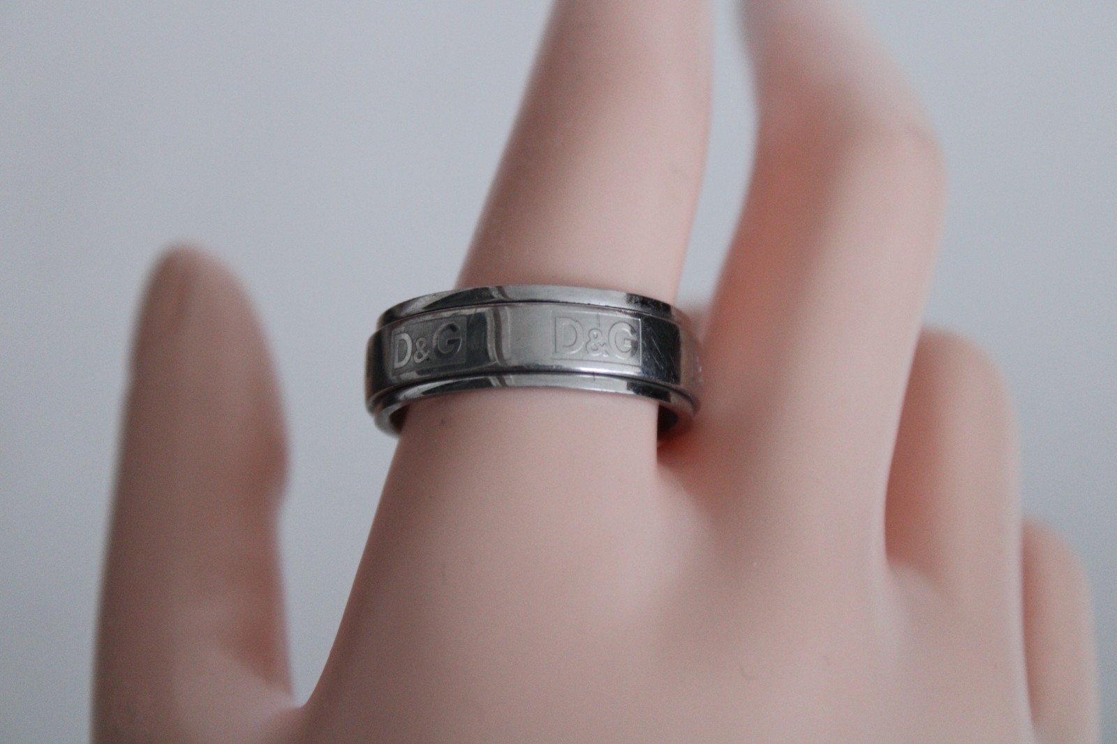 Designer D & G Dolce & Gabbana Unisex Adult Spinner Ring Band, S: 12.5