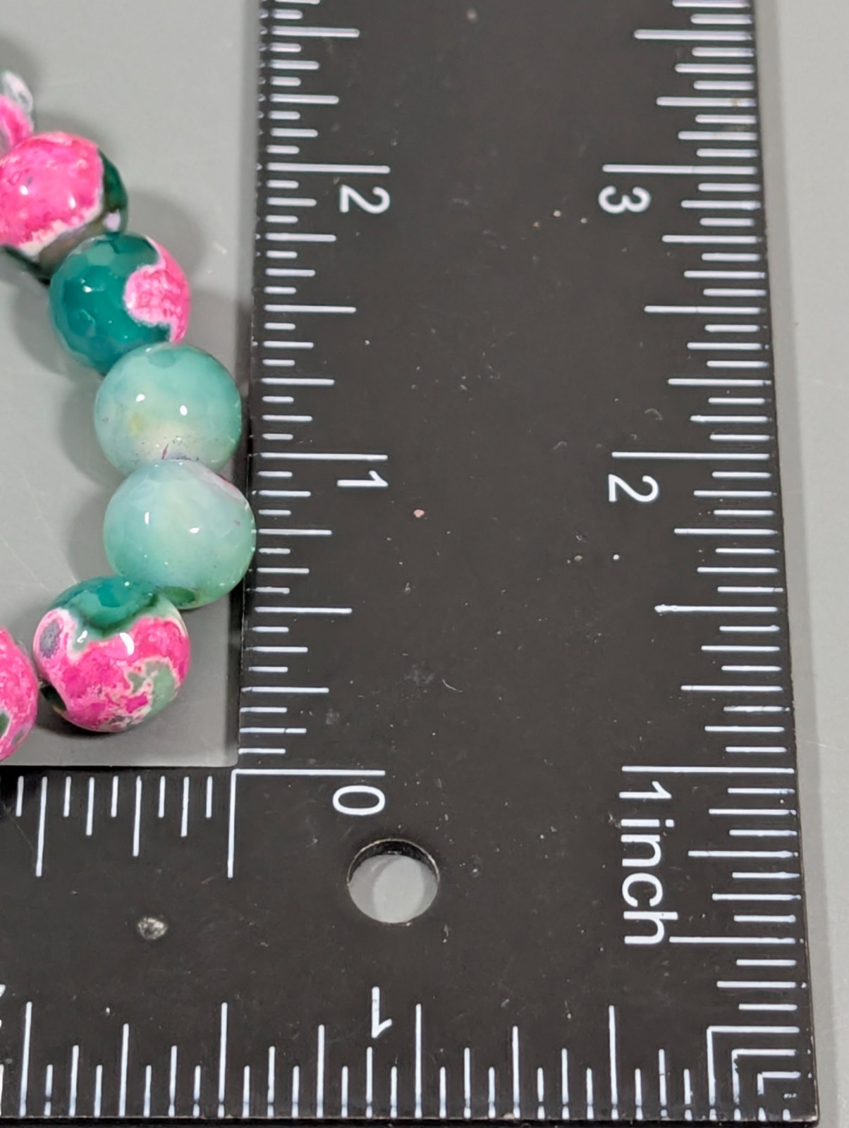 Beachy Boho Green Pink Dyed Agate Stone Polished Bead Bracelet 7 inch