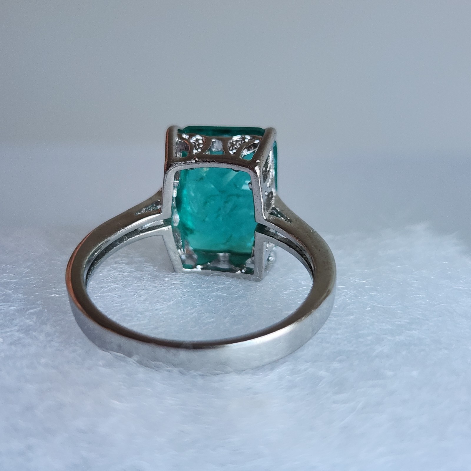 Size 8.75 Sterling Silver Emerald Cut Green Stone Ring Statement 4.3g