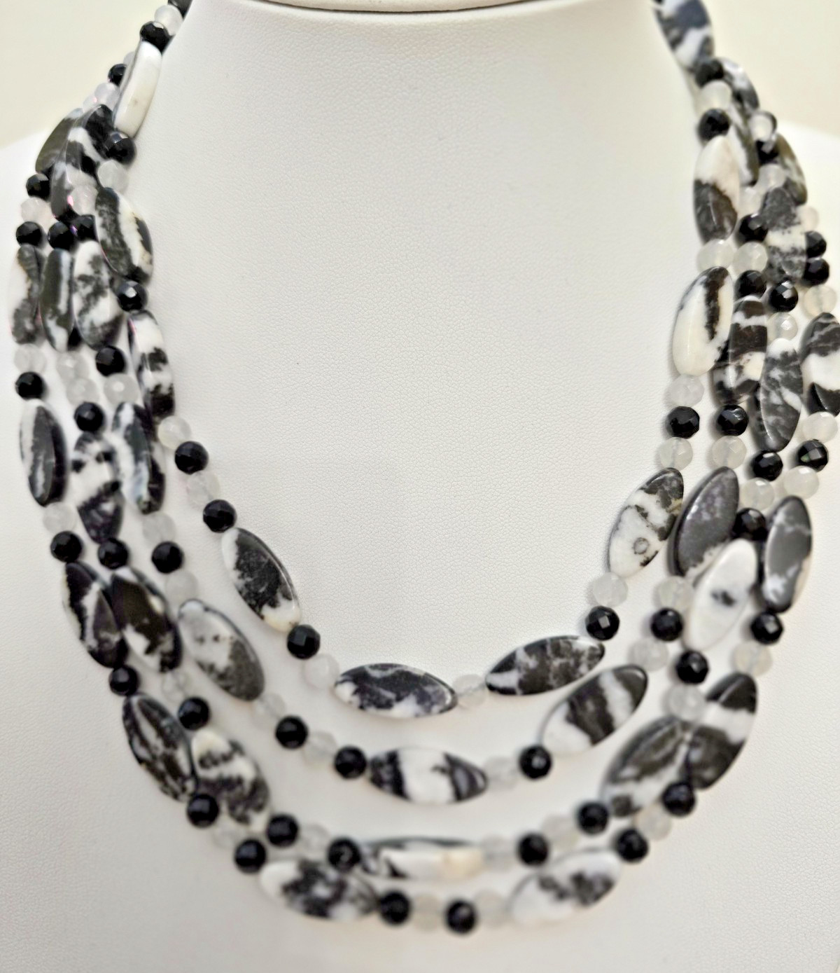 LOLA ROSE FOUR STRAND MONO QUARTZ & ZEBRA JASPER GEMSTONE NECKLACE 19″ – NWOT