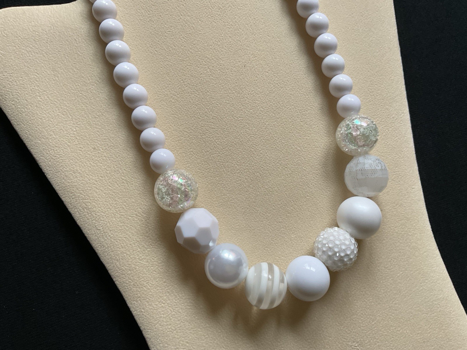 Chunky White Beads Adjustable Necklace