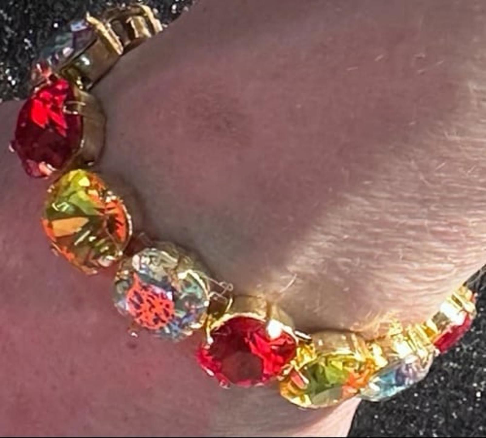 Bracelet Artisan Crafted Swarovski Crystals 2 Ct each stone stretch bracelet New