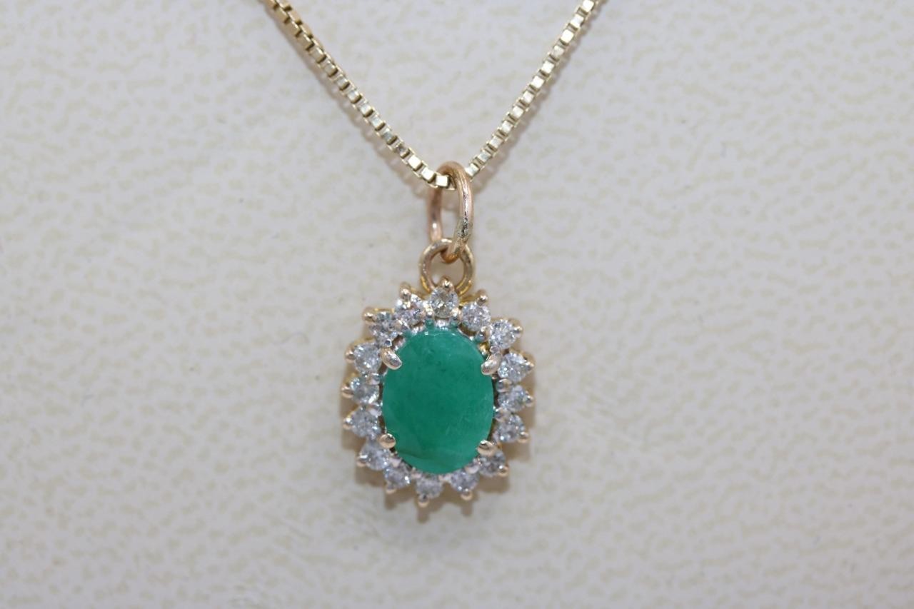 14K Yellow Gold Oval Green Stone Natural Diamond Halo Pendant Charm 2.0gr