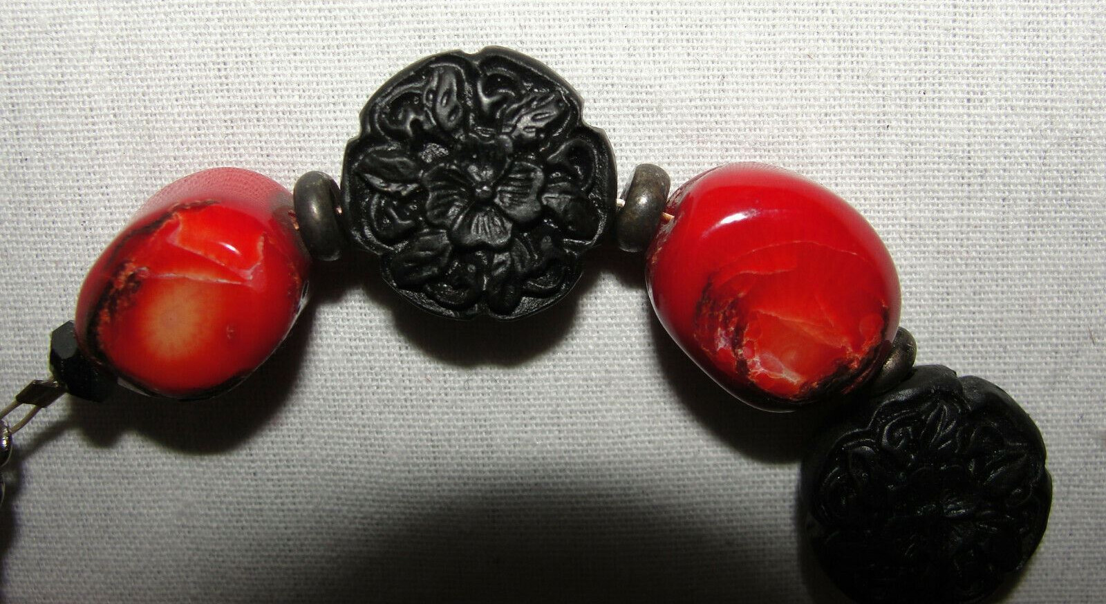 Red & Black Floral Etched Stone Beaded Toggle Closure Bracelet 8-inch Long
