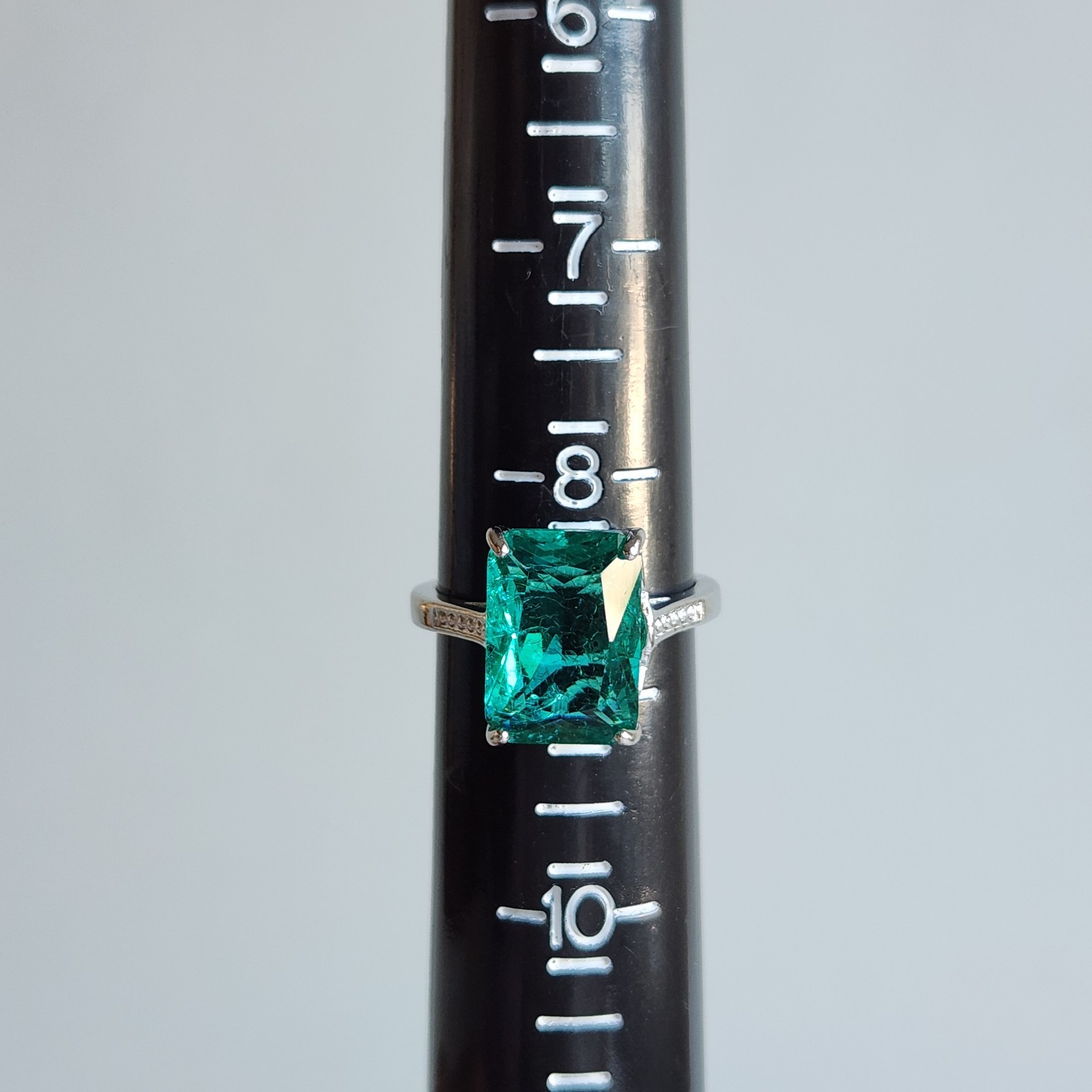 Size 8.75 Sterling Silver Emerald Cut Green Stone Ring Statement 4.3g