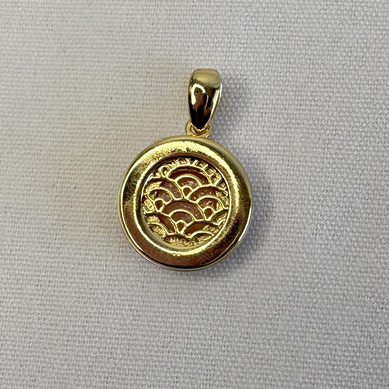 Angel Cameo Mother-of-Pearl Cubic Zirconia Gold Plated Pendant Pink Or Gray