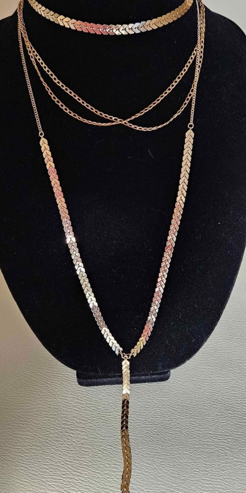 10 PCS Of Jewelry Variety Beautiful Necklaces In Gold & Silver & Black Tone