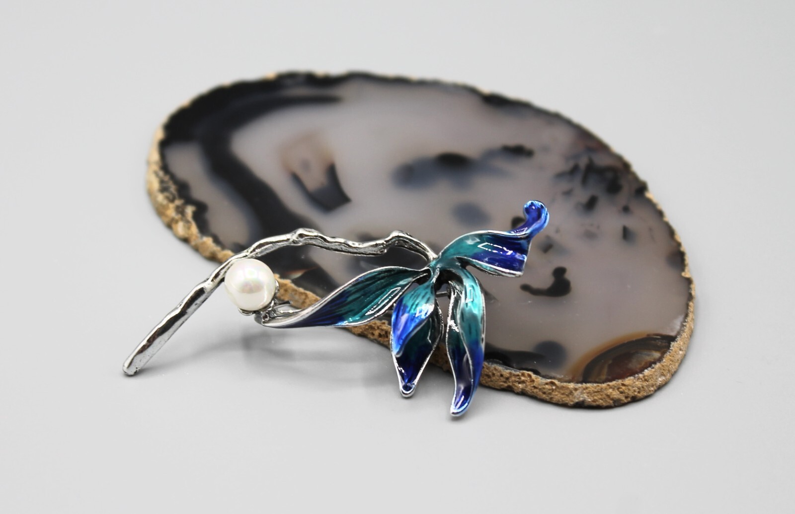 Lotus flower pin brooch jewelry fashion pearl blue silver tone elegant