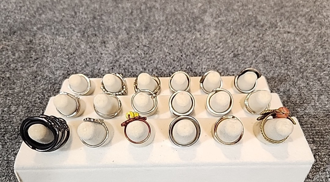 Jewelry 18 Egyptian Rings Adjustable Sized Stretch Lot #172 See Description