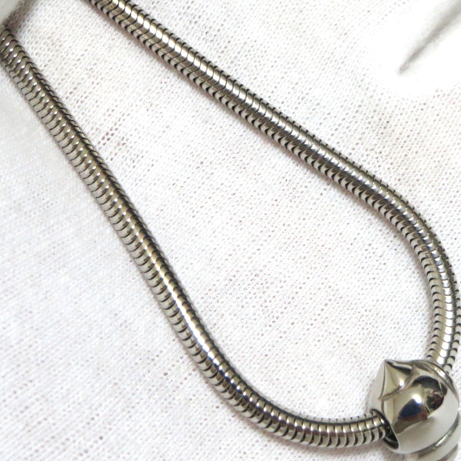 Auth Loewe Shell Charm Pendant Necklace Snake Chain Silvertone 40cm/15.7″ Good i