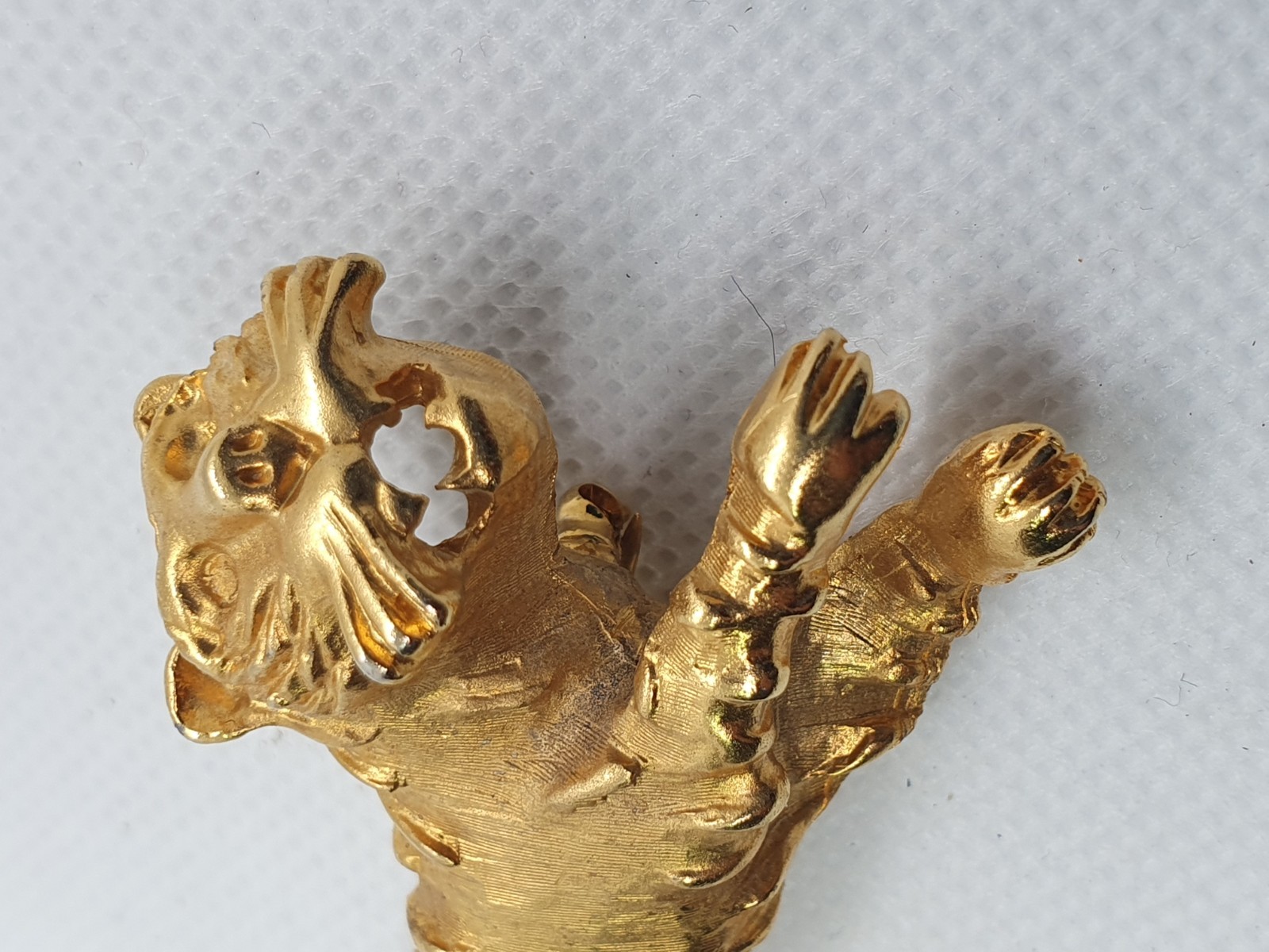 Super Gold Tone Tiger Brooch No Mark